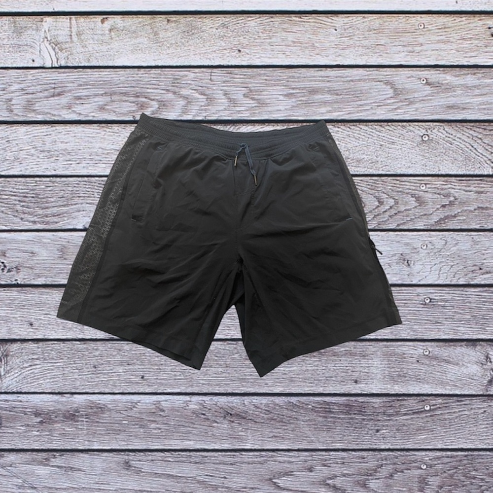 Lululemon men’s black basketball baggy shorts sz xl